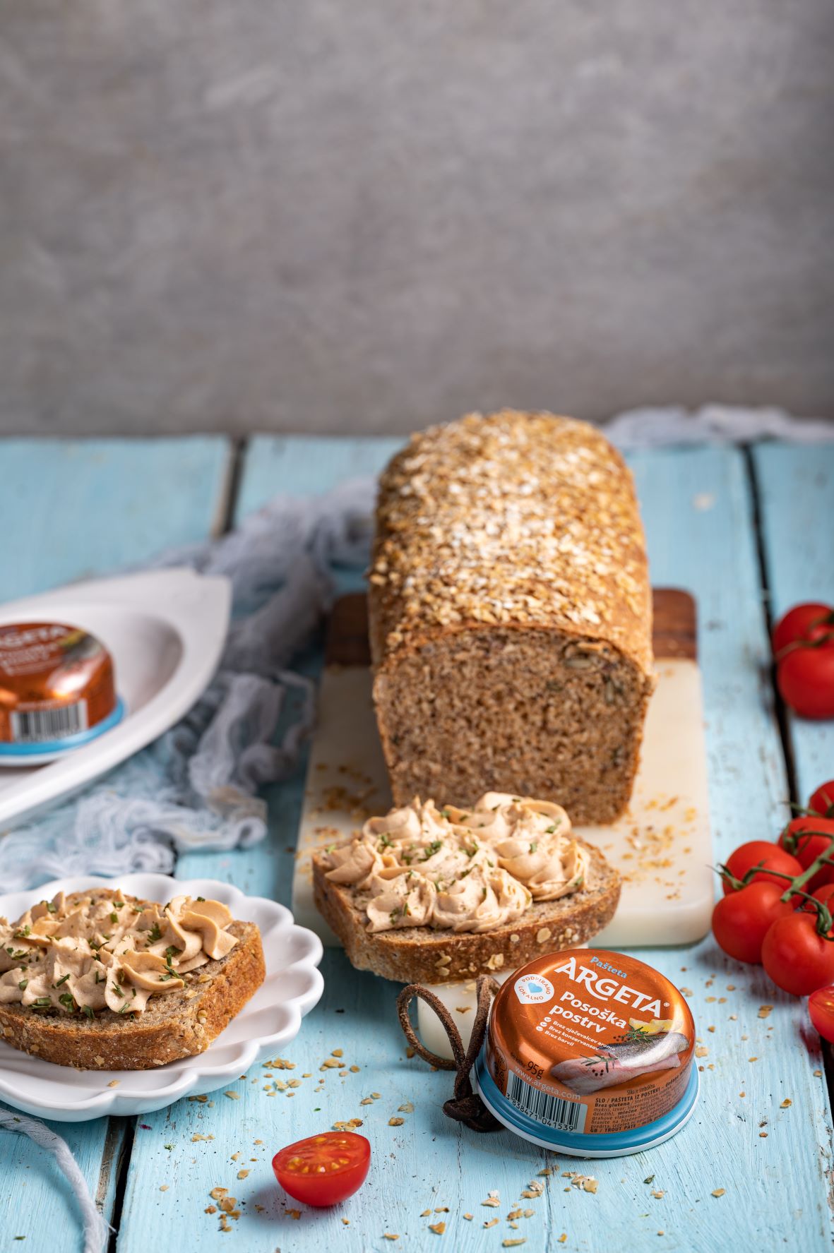 temni polnozrnati kruh z Argeto