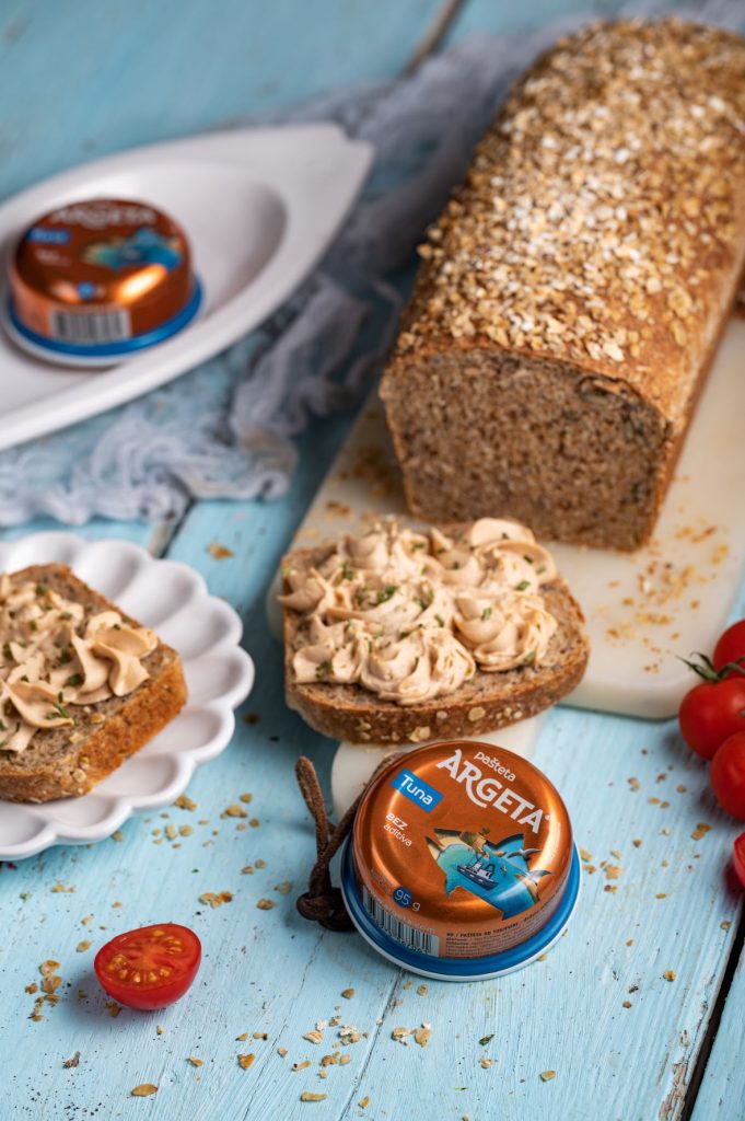 Bukë e zezë me miell të pasitur